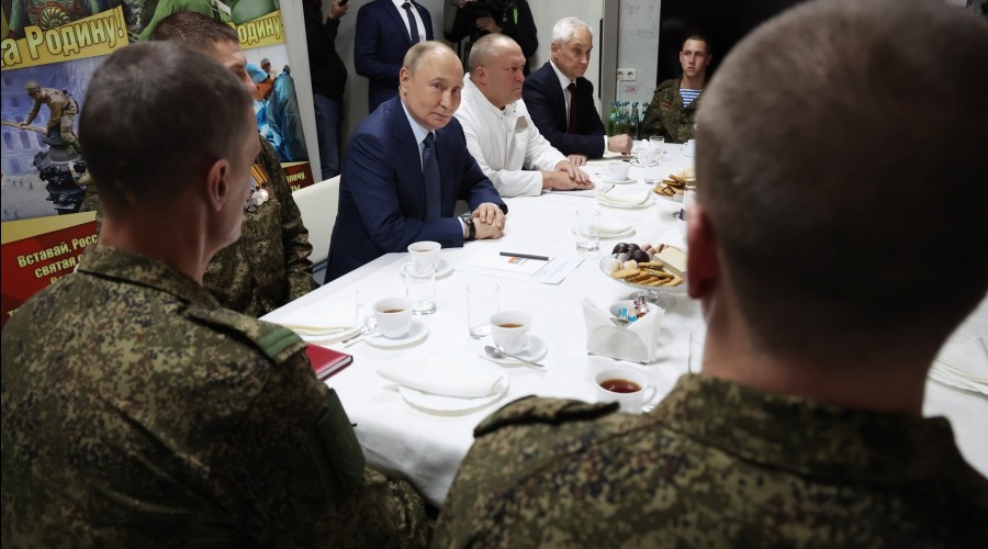 Путин встретился с разведчиками и поддержал присвоение звания «гвардейская»