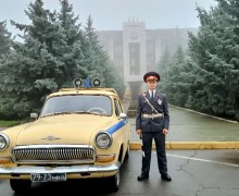 Постовые в советской форме дежурят в Приднестровье в День милиции