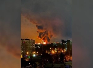 Саратов и Энгельс подверглись атаке БПЛА: возгорание на предприятии в Энгельсе