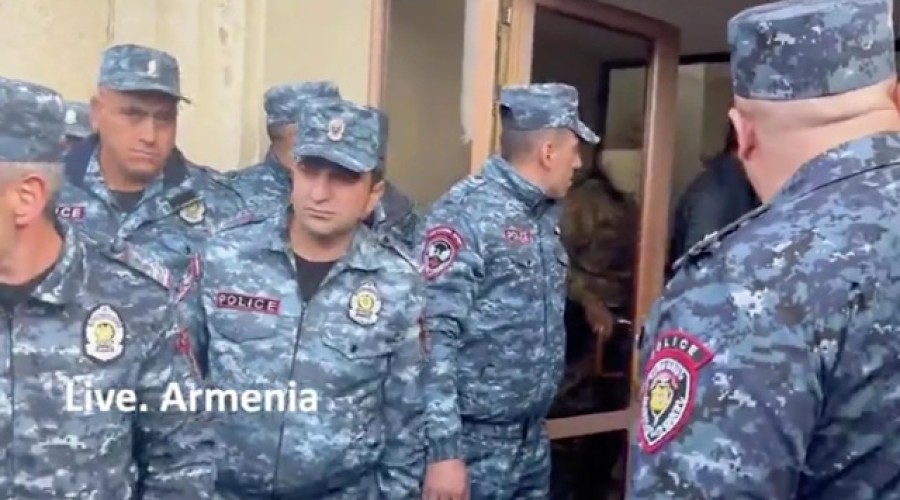 Армянские силовики задержали мэра Гюмри Вардана Гукасяна