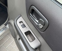 Nissan X-Trail T30 2005, турбодизель 2.2, рестайлинг, черный кожаный салон