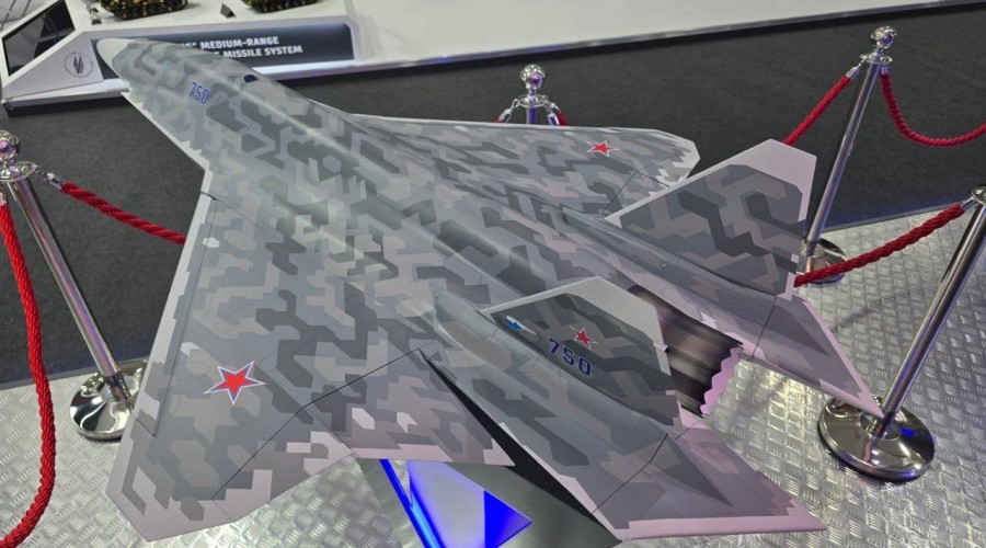 Показана беспилотная версия российского истребителя Су-75