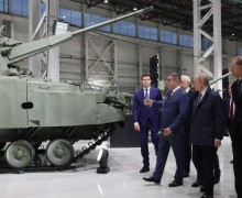 Путин осмотрел новейшие образцы вооружений на «Мотовилихинских заводах» в Перми