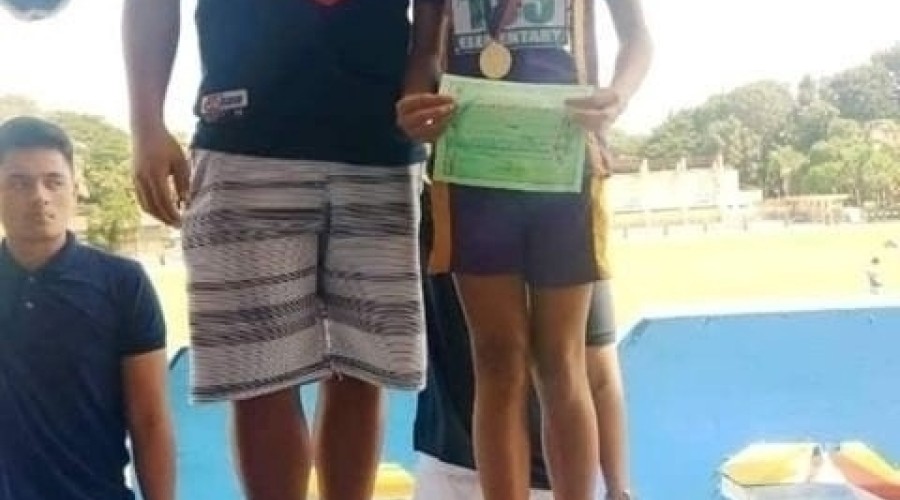 Филиппинка выиграла три забега в самодельных «кроссовках» из лейкопластыря