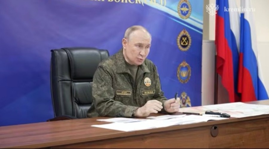 Путин провёл совещание в пункте управления войсками СВО