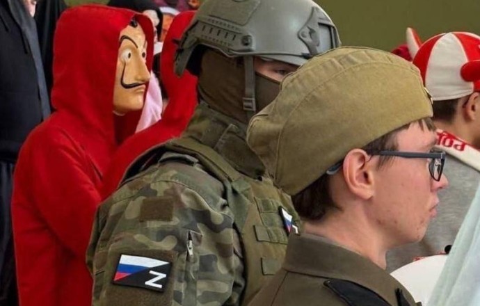 В Польше школьник на Хэллоуин пришёл в форме российского военного