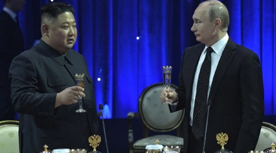 Ким Чен Ын поздравил Путина и заявил об укреплении сотрудничества