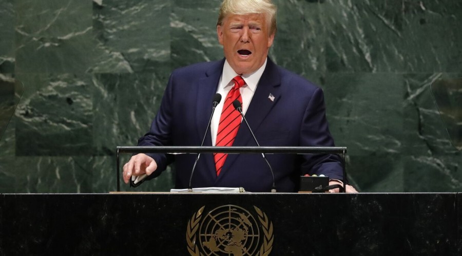 Президент США Трамп грозит России новыми санкциями и пошлинами, требует отказа Европы от газа и давления на Индию и Китай