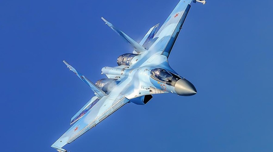 Экипажи Су-35С ВКС РФ обеспечили воздушное прикрытие и разведку целей