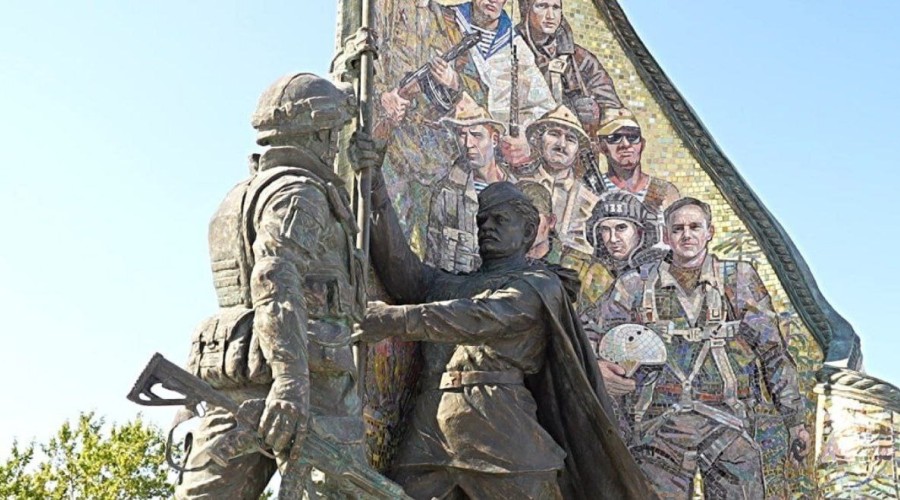 В Магадане открыт монумент «Героям специальной военной операции» высотой шесть метров