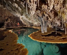 Эффект чипсов: мусор туристов разрушает Карлсбадские пещеры