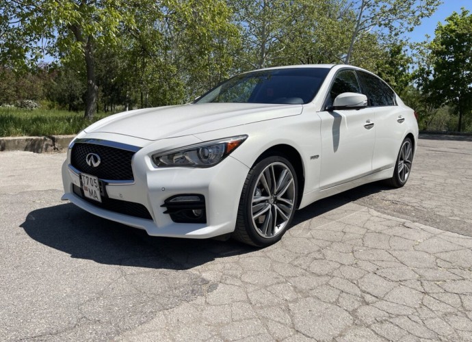 Infiniti Q50S Hybrid, 364 л.с., полный привод, Bose, люк, обмен МД
