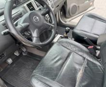 Nissan X-Trail T30 2005, турбодизель 2.2, рестайлинг, черный кожаный салон