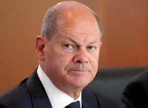Шольц отверг требования России: Украина должна укреплять оборону