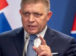 Фицо: Словакия не выделит средств на военные расходы Украины