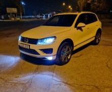 Volkswagen Touareg 4.1 TDI V8, 400 л.с., пневмо подвеска, R-Line, полный пакет ассистентов
