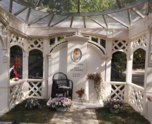 Могила Веры Глаголевой: роскошный памятник и попытка искупления мужа