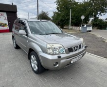 Nissan X-Trail T30 2005, турбодизель 2.2, рестайлинг, черный кожаный салон