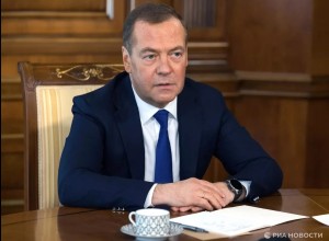 Медведев высмеял заявление Трампа о «слабой России» и предсказал смену его позиции