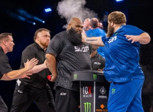 Василий Камоцкий победил Лэйна Вирнса и стал чемпионом Power Slap