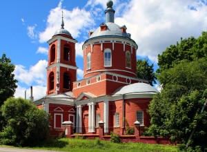 В Электростали пьяные мужчины устроили дебош у храма Вознесения