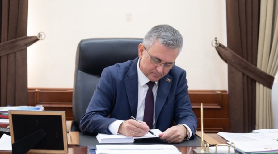 Красносельскому доложили о работе таможни: экспорт и импорт снизились