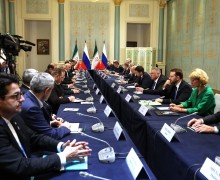 Путин и Пезешкиан обсудили развитие российско-иранских отношений на саммите ШОС