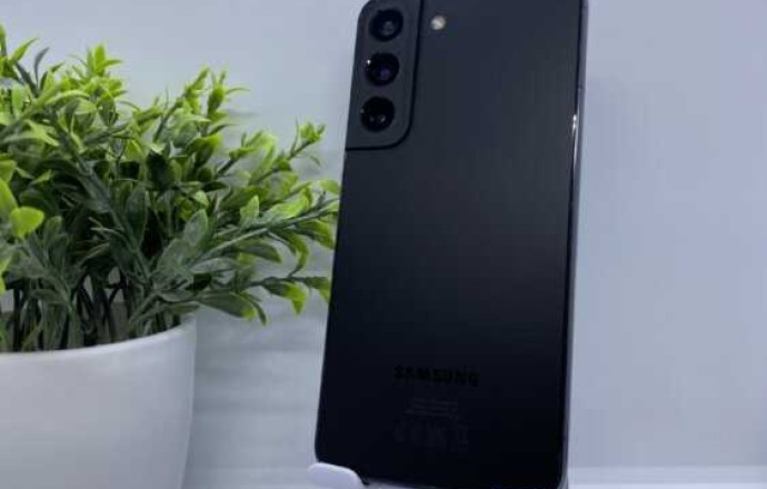 Samsung Galaxy S22 256/8 GB — отличное состояние, обмен и рассрочка