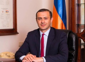 Скандал в Армении: секретаря Совбеза Григоряна обвиняют в убийстве отца