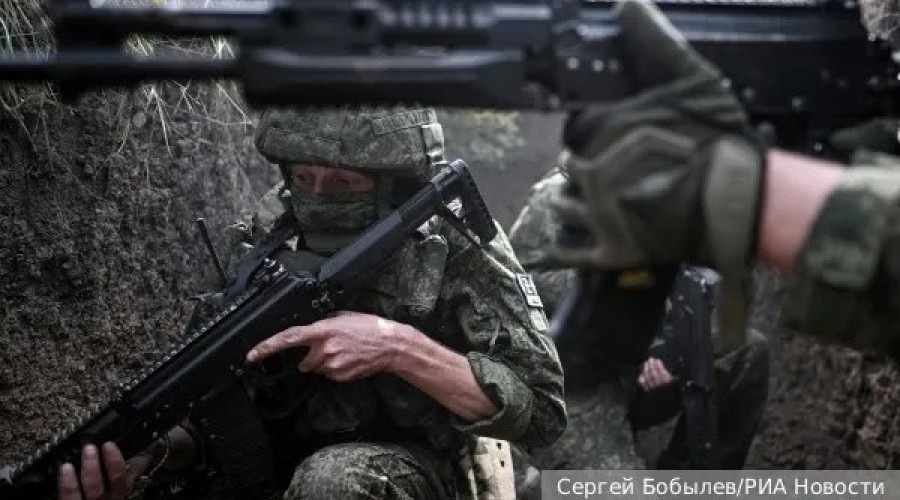 Российские и украинские солдаты провели день вместе в окопе после ночного штурма