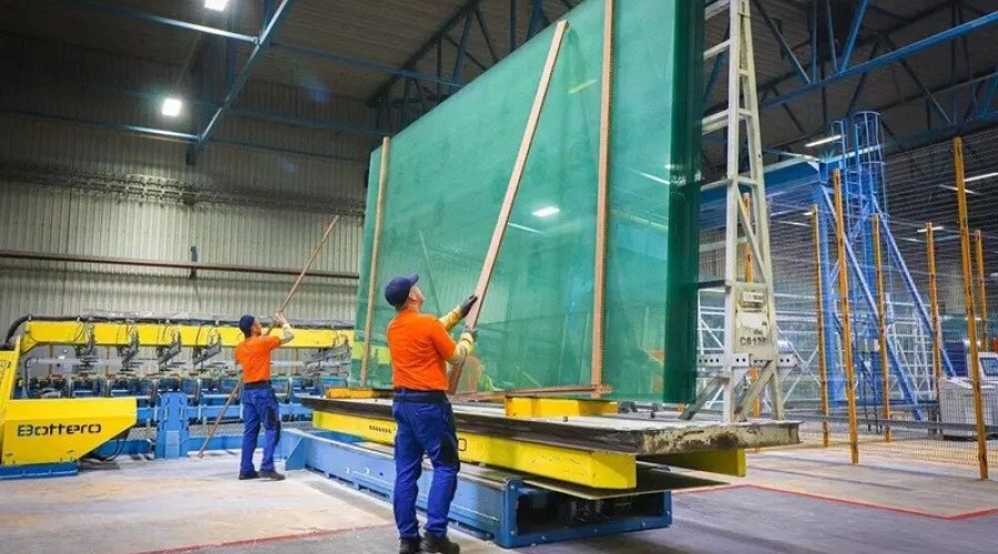 Новая линия полированного стекла запущена в Клину: 600 тонн в сутки и экологичные технологии