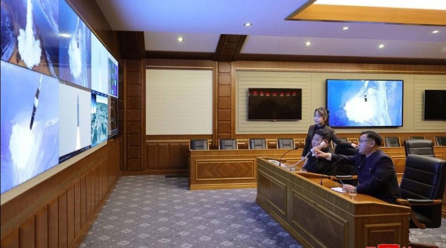 Северная Корея провела запуск гиперзвуковой ракеты средней дальности