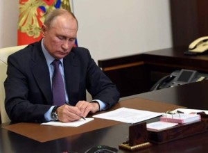 Эксперт: Путин якобы подписал резолюцию на «ошеломительный» ответ
