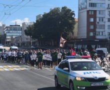 Массовый забег в Тирасполе собрал 200 участников в честь Дня физкультурника и популяризации спорта