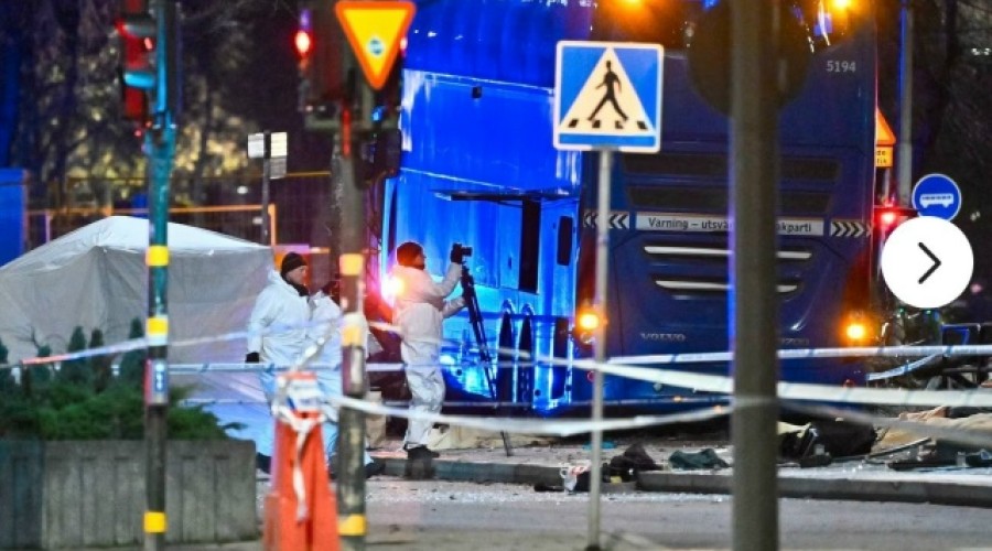 Трагедия в Стокгольме: автобус врезался в остановку, есть погибшие