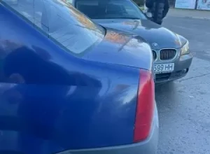 ДТП у Парка Победы: таксист не уступил дорогу BMW