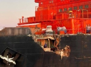 Столкновение атомного ледокола «50 лет Победы» и сухогруза в Карском море
