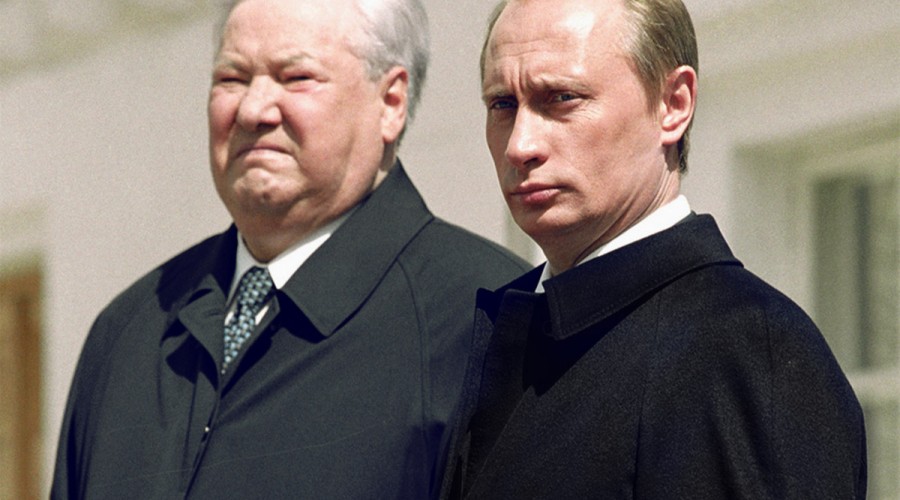 Комментарии иностранцев на видео сравнение Путина и Ельцина
