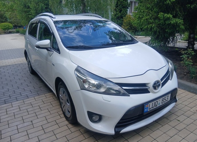 Toyota Verso 2013, 1.6 бензин/газ, механика, отличное состояние, Молдова
