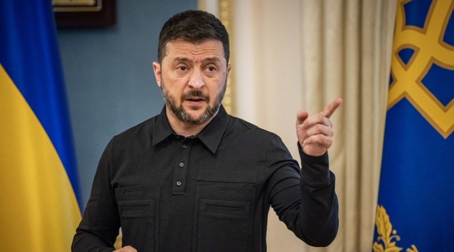 Зеленский назвал Путина и Лукашенко «стариками» и отверг их предложения