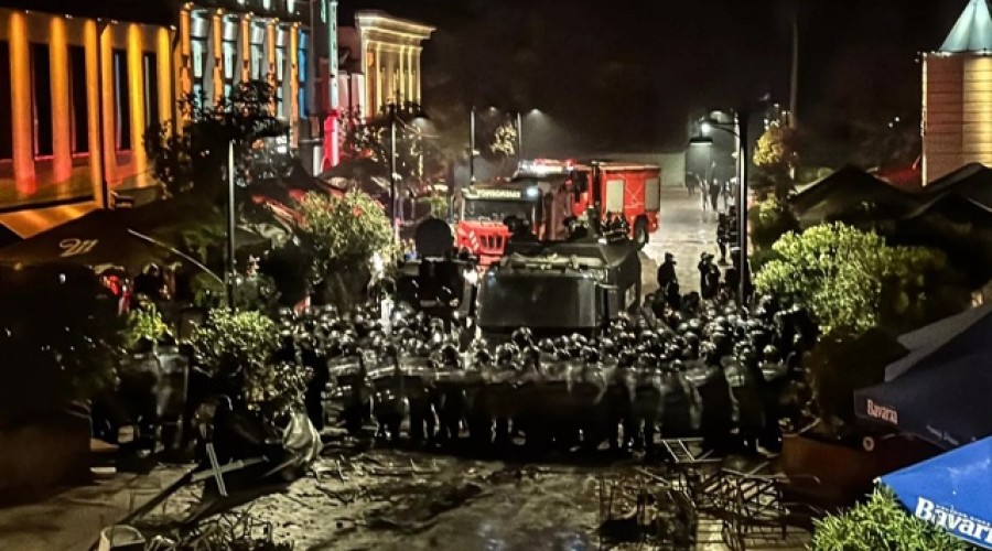 Кавелашвили: беспорядки в Тбилиси были спровоцированы извне, смена власти возможна только через выборы