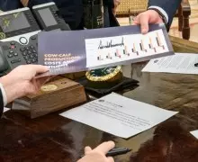 СМИ: Швейцария снизила пошлины в США благодаря подаркам Трампу